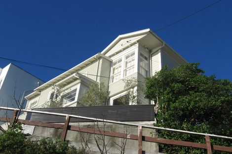 Photo of property in 39 Palliser Road, Roseneath, Wellington, 6011