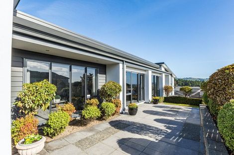 Photo of property in 6 The Fjord, Aotea, Porirua, 5024