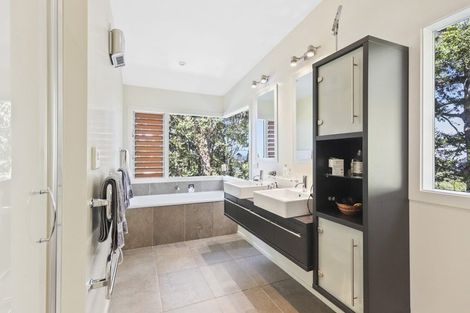 Photo of property in 20 Rangiwai Road, Titirangi, Auckland, 0604