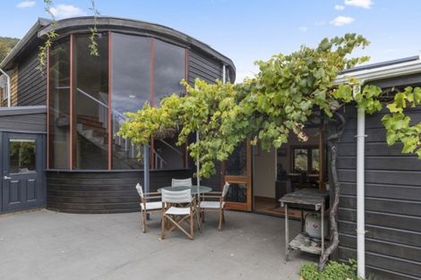 Photo of property in 5 Whiorau Grove, Lowry Bay, Lower Hutt, 5013