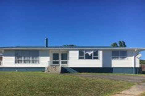 Photo of property in 28 Rena Place, West Harbour, Auckland, 0618