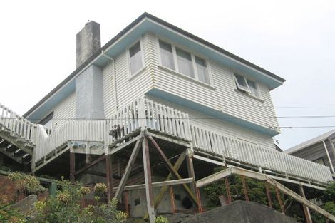 Photo of property in 111 Houghton Bay Road, Houghton Bay, Wellington, 6023