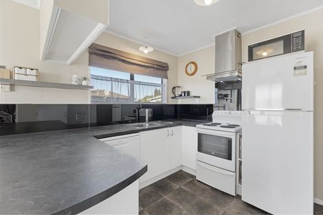 Photo of property in 9 Pluto Place, Milson, Palmerston North, 4414