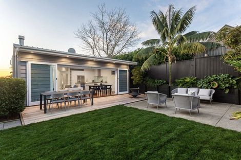 Photo of property in 4 Larchwood Avenue, Westmere, Auckland, 1022