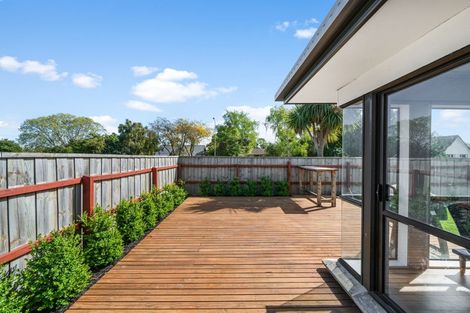 Photo of property in 1/23 Laing Crescent, Heathcote Valley, Christchurch, 8022