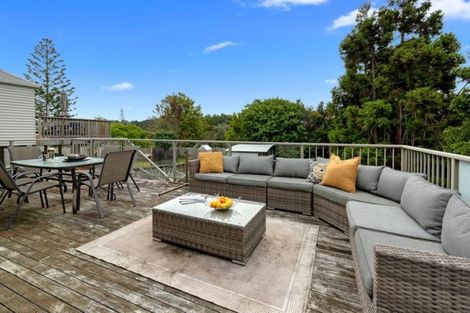 Photo of property in 3 Scott Road, Stanmore Bay, Whangaparaoa, 0932