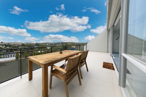 Photo of property in 9/49 Browns Road, Browns Bay, Auckland, 0630