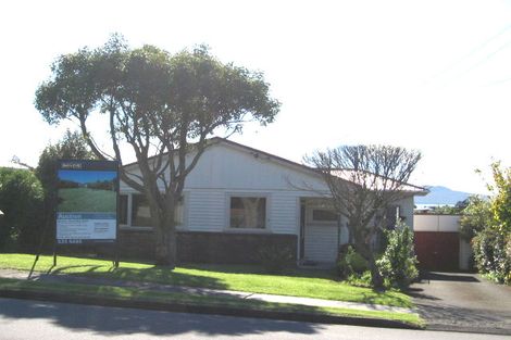 Photo of property in 5 Takutai Avenue, Bucklands Beach, Auckland, 2012
