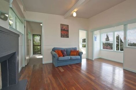 Photo of property in 15 Kauri Point Road, Laingholm, Auckland, 0604