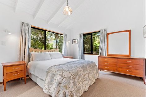 Photo of property in 29 Grand View Road, Leigh, 0985