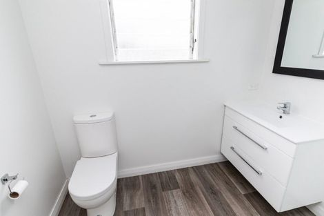 Photo of property in 88 Queenwood Road, Levin, 5510