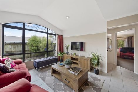 Photo of property in 16 Holford Place, Huntington, Hamilton, 3210