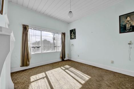 Photo of property in 16 Old South Road, Okato, 4335