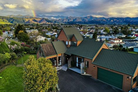 Photo of property in 27 Kawiu Road, Levin, 5510