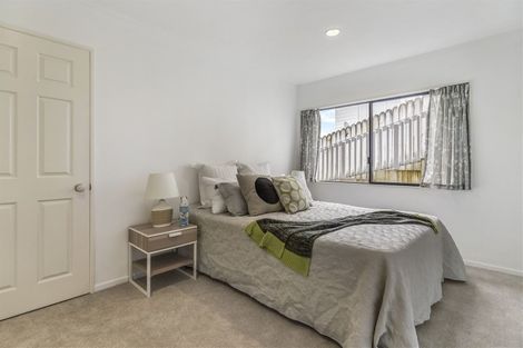 Photo of property in 14 Mccahill Views, Botany Downs, Auckland, 2010