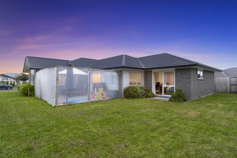 Photo of property in 84 Penetaka Heights, Pyes Pa, Tauranga, 3112