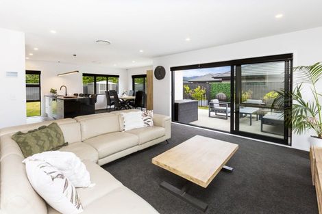 Photo of property in 25 Salisbury Crescent, Wallaceville, Upper Hutt, 5018