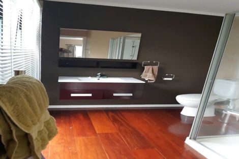 Photo of property in 787 Scenic Drive, Henderson Valley, Auckland, 0612