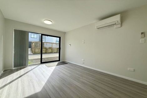 Photo of property in 4 Tawapou Close, Massey, Auckland, 0614