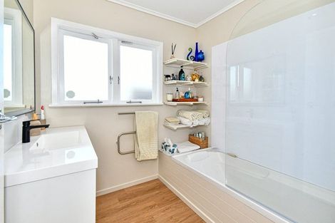 Photo of property in 21 Clark Road, Pahurehure, Papakura, 2113