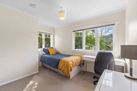 Photo of property in 42 Mountain Road, Henderson Valley, Auckland, 0612