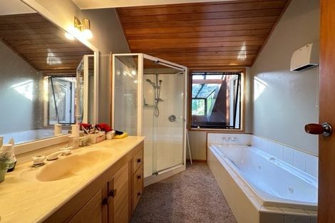 Photo of property in 48 Cheriton Road, Mellons Bay, Auckland, 2014