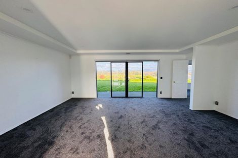 Photo of property in 69 Royal Oak Drive, Kelvin Grove, Palmerston North, 4414