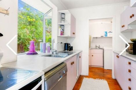 Photo of property in 42 Selwyn Crescent, Forrest Hill, Auckland, 0620