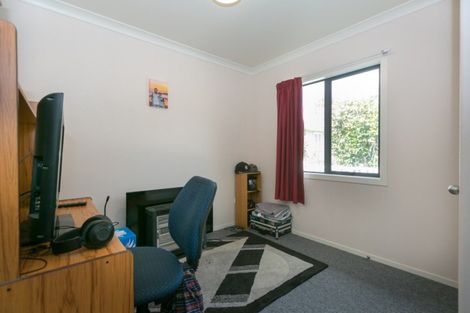 Photo of property in 55 Seaview Road, Marfell, New Plymouth, 4310