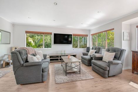 Photo of property in 19a Parakai Avenue, Parakai, 0830