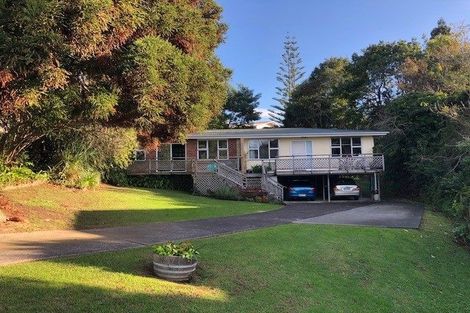 Photo of property in 1/1 Bronwyn Place, Torbay, Auckland, 0630