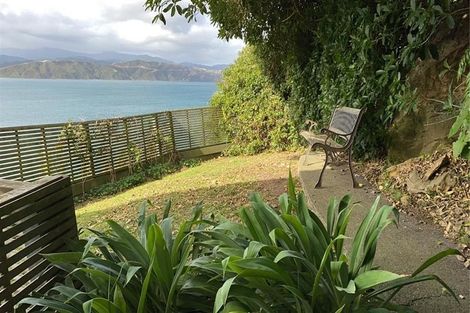 Photo of property in 54 Fortification Road, Karaka Bays, Wellington, 6022