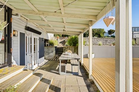 Photo of property in 28 Pararewa Drive, Whalers Gate, New Plymouth, 4310