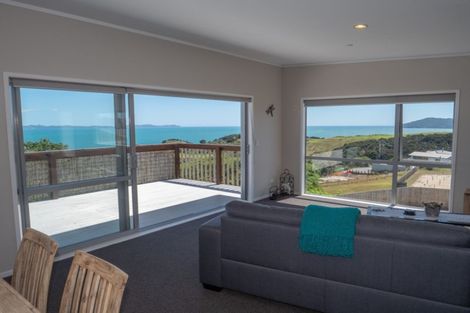 Photo of property in 11 Nancy Wake Place, Cable Bay, 0420