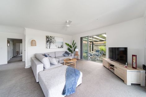 Photo of property in 2 Roto View, One Tree Point, 0118