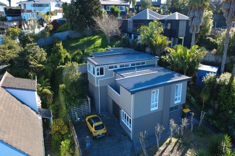 Photo of property in 6 Anchor Place, Beach Haven, Auckland, 0626