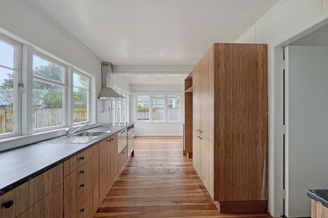 Photo of property in 73 Rangiora Avenue, Roslyn, Palmerston North, 4414