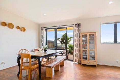 Photo of property in 17/22 Northcross Drive, Oteha, Auckland, 0632