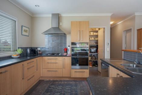 Photo of property in 63 Loch Views Road, Acacia Bay, Taupo, 3385