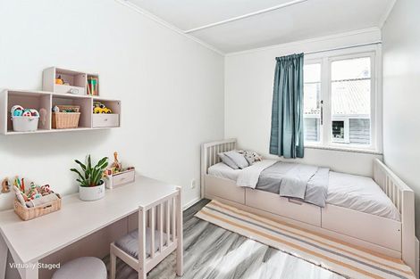 Photo of property in 18 Chilcott Road, Henderson, Auckland, 0612