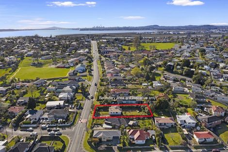 Photo of property in 24 School Road, Te Atatu South, Auckland, 0610