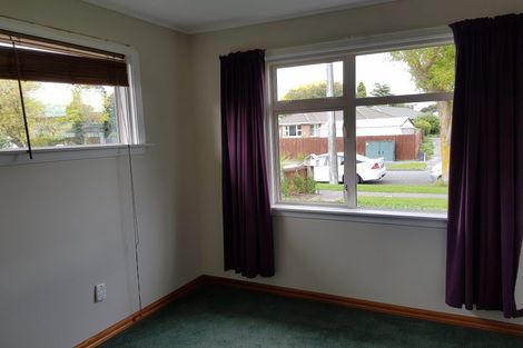 Photo of property in 28 Pinehurst Crescent, Russley, Christchurch, 8042