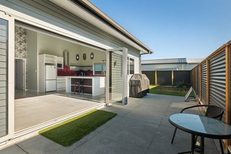 Photo of property in 6 Breaker's Crescent, Waihi Beach, 3611