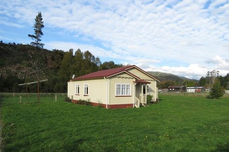 Photo of property in 24 Hattie Street, Reefton, 7830