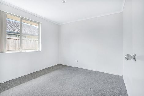 Photo of property in 17 Farnham Close, Rototuna North, Hamilton, 3210