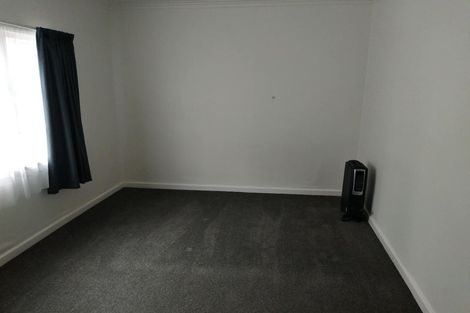 Photo of property in 17 Larsen Court, Roslyn, Palmerston North, 4414