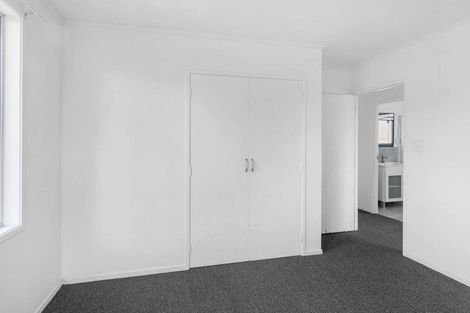 Photo of property in 49 Hyperion Drive, Randwick Park, Auckland, 2105