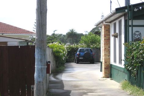 Photo of property in 2/67 Lancaster Road, Beach Haven, Auckland, 0626