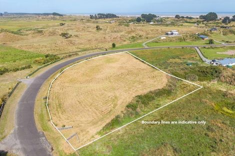 Photo of property in 92 Strathnaver Drive, Waikawa Beach, Manakau, 5573