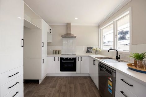 Photo of property in 11 Keitha Place, Glenview, Hamilton, 3206